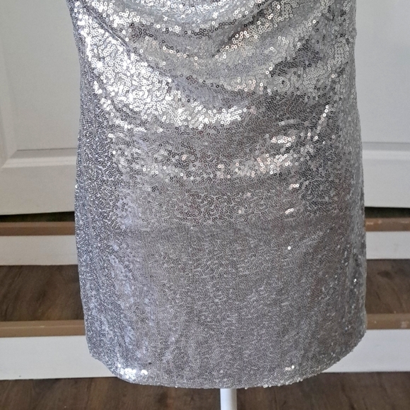 JEWEKY Sequin Silver Bodycon Sparkly Spaghetti Strap Backless Parry Dress L NWT - Picture 3 of 8